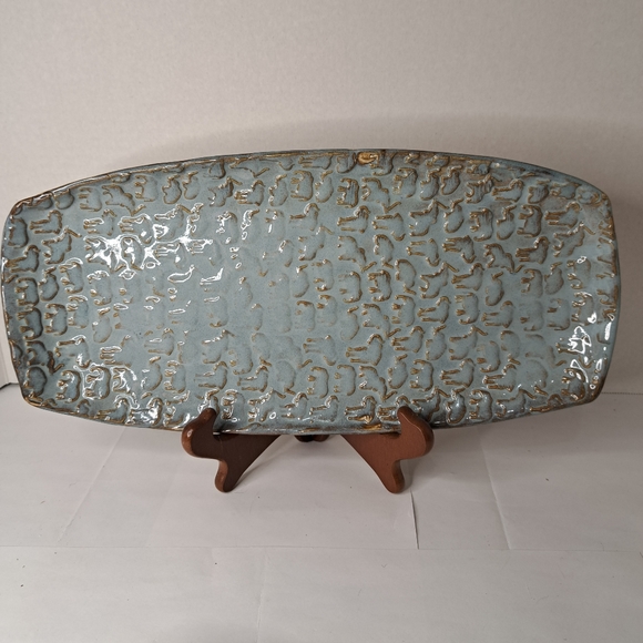 3 Ceramic Platters — Elephant Motif,  Brown Grey Glaze. - Picture 12 of 14